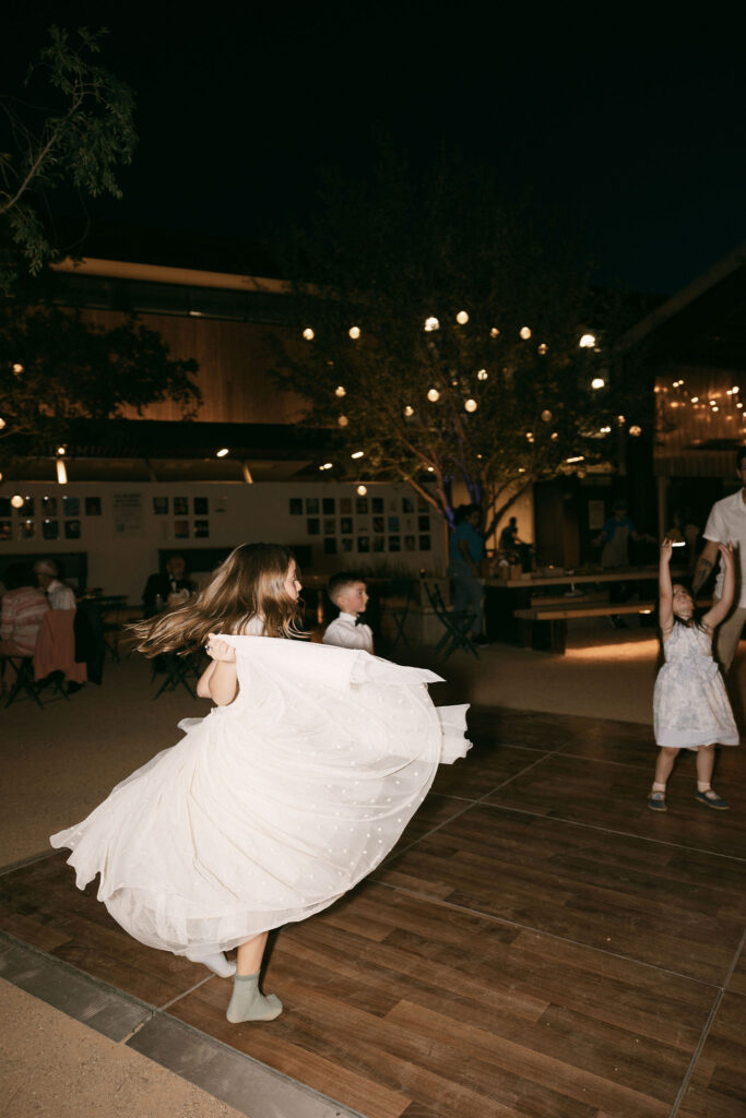 Open dancing at a Las Vegas wedding reception