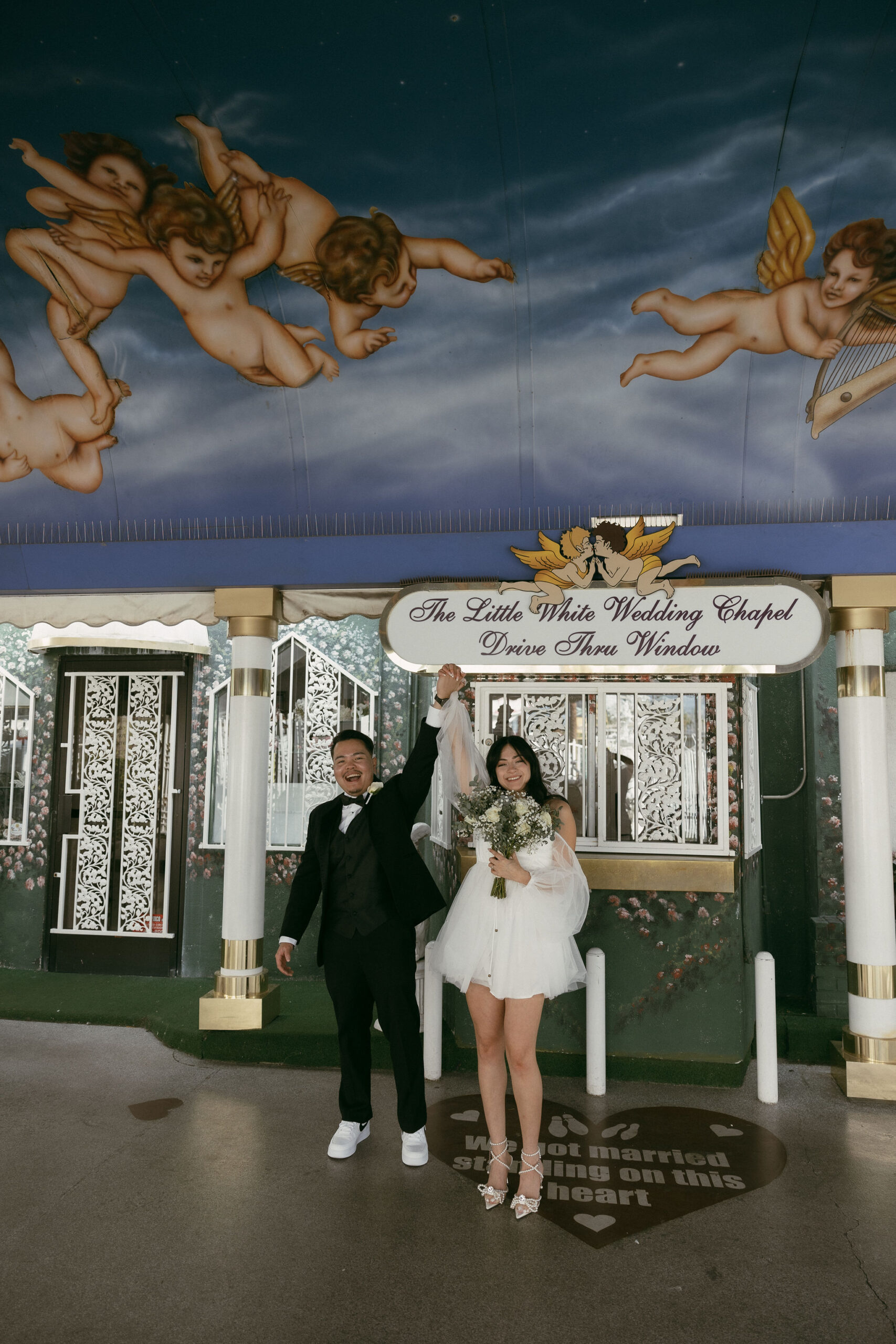 How to Get Married at The Little White Wedding Chapel : 2024 Guide How to Get Married at The Little White Wedding Chapel : 2024 Guide