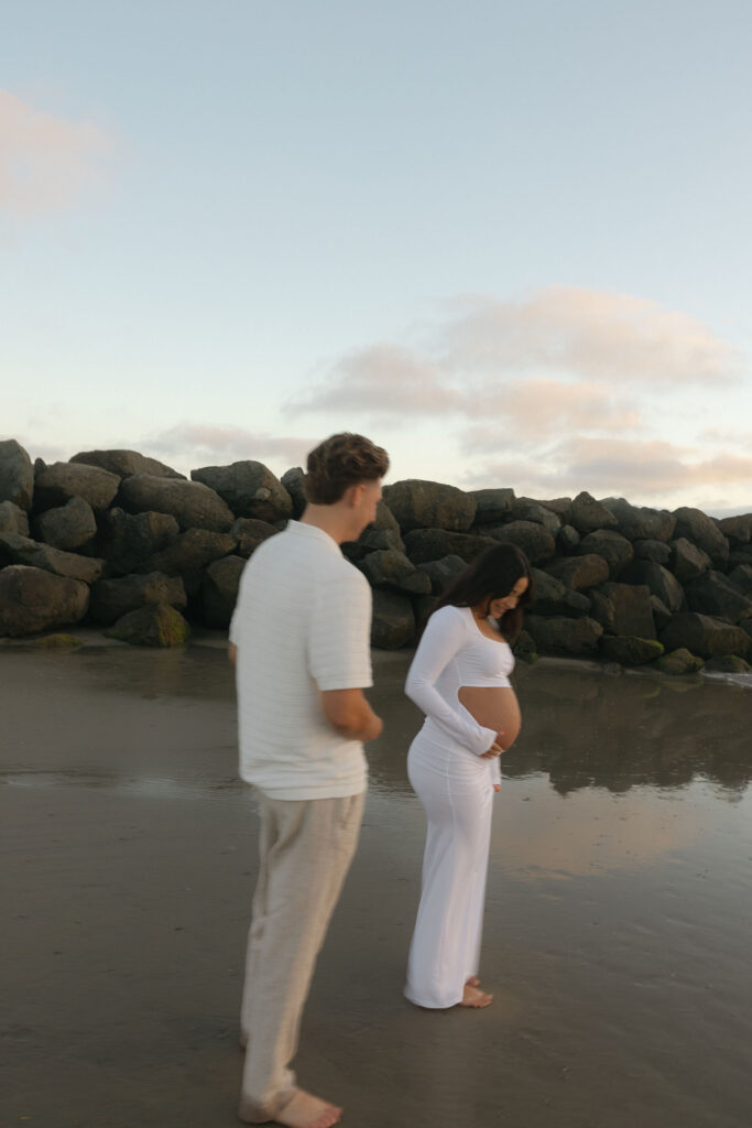 Documentary San Diego maternity photos on the beach