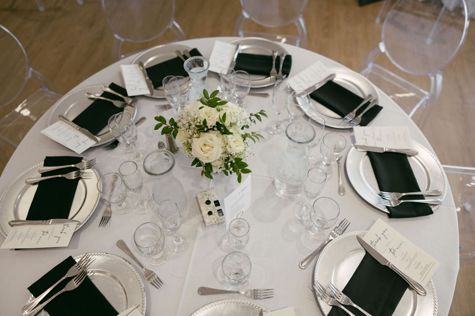 Indoor Stallion Mountain wedding reception in the Citation Room