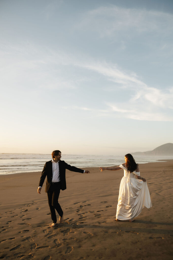 Couples Northern Oregon Coast elopement photos